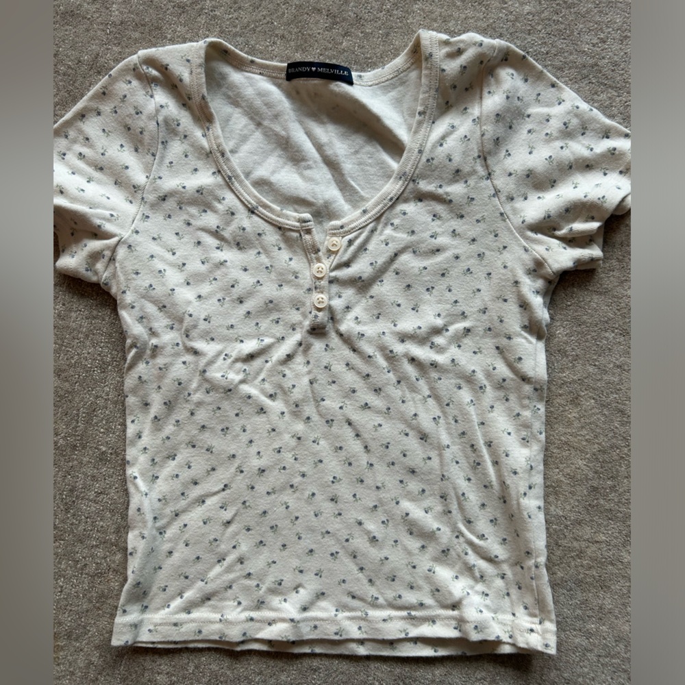Brandy Melville Zelly Floral top